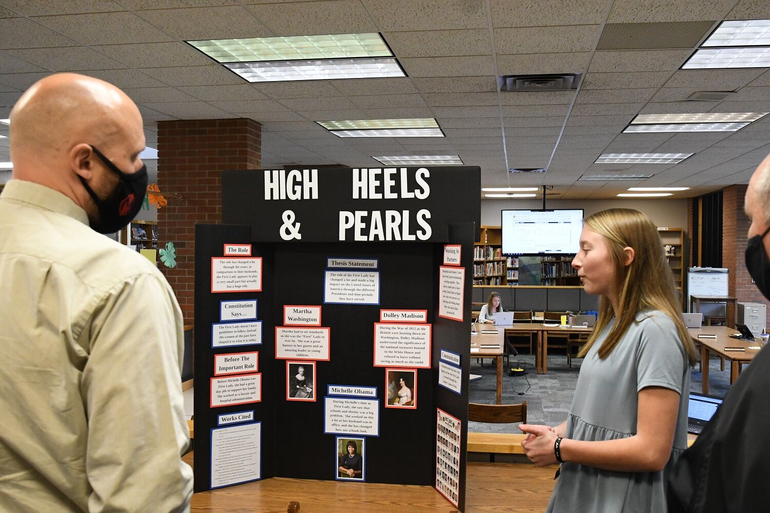 Sheldon students show history projects